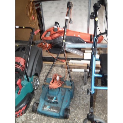 67 - BLACK & DECKER LAWN MOWER - WARRANTED UNTIL 12 NOON ON THE TUESDAY FOLLOWING THE ABOVE SALE