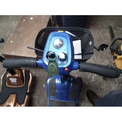 76 - LIBERTY MOBILITY SCOOTER - CHARGER WARRANTED UNTIL NOON TUES FOLLOWING THE ABOVE SALE