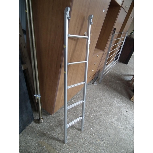 90 - ALUMINIUM CARAVAN LADDER