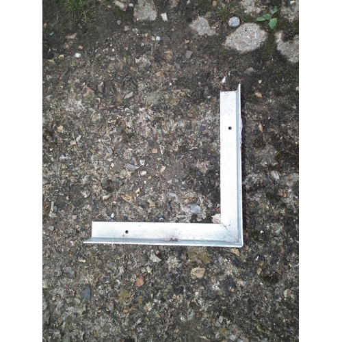 6 - METAL SHELF/CORNER BRACKETS