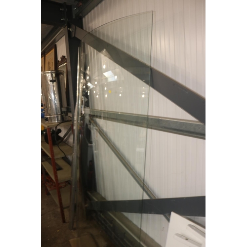 105 - CURVED SHOWER SCREEN