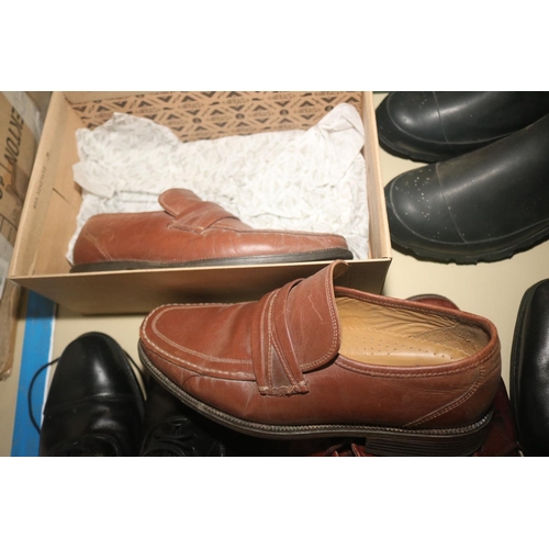 258 - VARIOUS MENS SHOES, SIZE 7.5 & 1 PAIR OF WATER BOOTS, SIZE 8