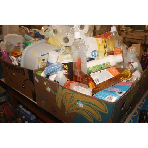 282 - LARGE QTY OF CLEANING PRODUCTS, TOILET ROLLS, LIGHT BULBS ETC.