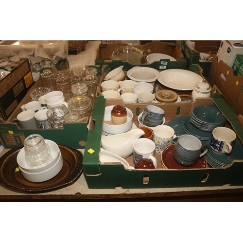 284 - QTY OF VARIOUS CROCKERY & GLASSWARE