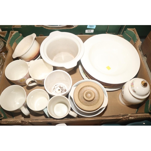 284 - QTY OF VARIOUS CROCKERY & GLASSWARE