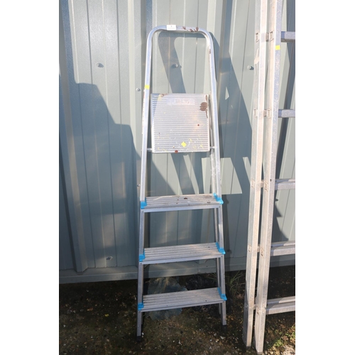 3 - STEP LADDER