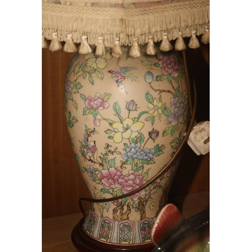 334 - LARGE CHINESE VASE TABLE LAMP