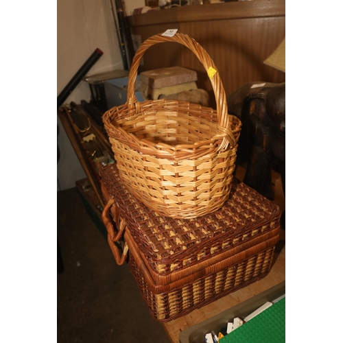 341 - PICNIC SET IN BASKET & SHOPPING BASKET