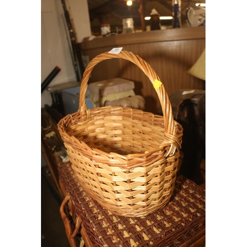 341 - PICNIC SET IN BASKET & SHOPPING BASKET