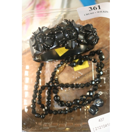 361 - OVAL HAND CARVED HINGED BLACK VICTORIAN BANGLE & BLACK BEADED NECKLACE WITH BRACELET & EARRINGS