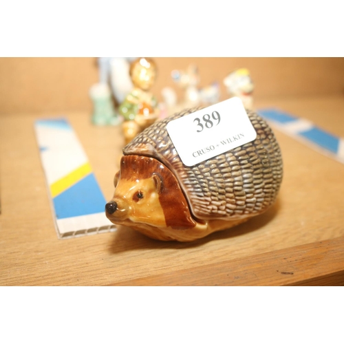 389 - WADE LARGE HEDGEHOG WITH LID/LITLLE JACK HORNER/ DISNEY 2 ARISTOCATS/YOGI BEAR/DUMBO AND LARGE TOM F... 