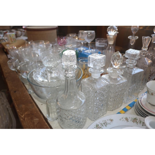 456 - BOX OF GLASSWARE