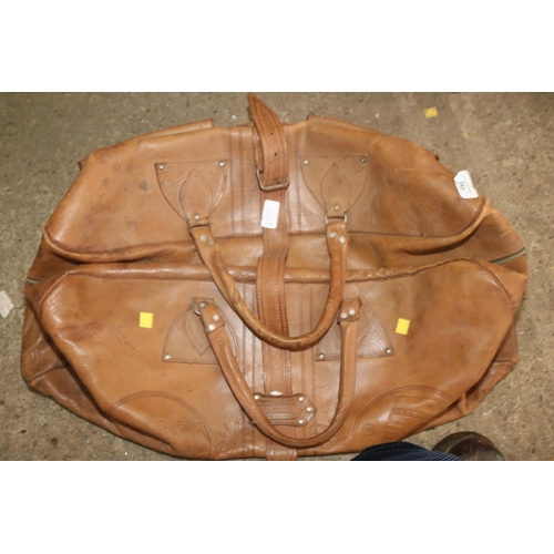 481 - OLD LEATHER HOLDALL