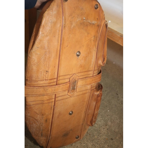 481 - OLD LEATHER HOLDALL