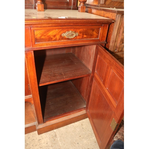 484 - MAHOGANY SIDEBOARD WITH MIRROR