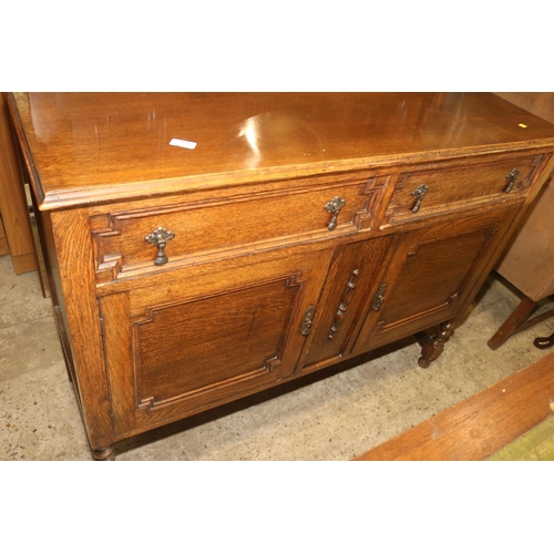 518 - OAK 1930'S SIDEBOARD WITH BARLEY TWIST