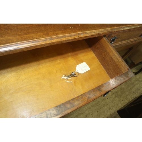 518 - OAK 1930'S SIDEBOARD WITH BARLEY TWIST