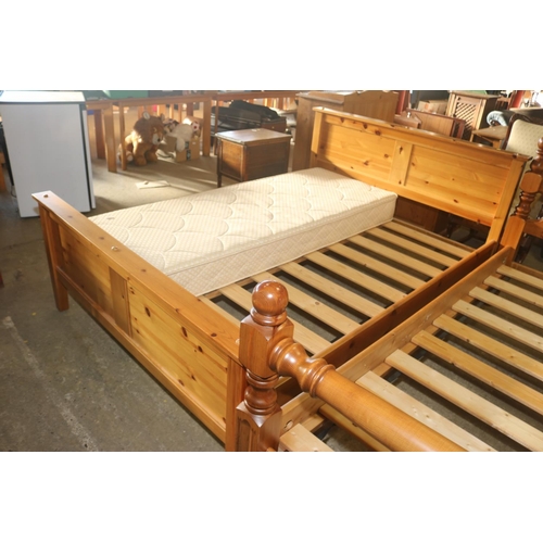 522 - PINE DOUBLE BED FRAME