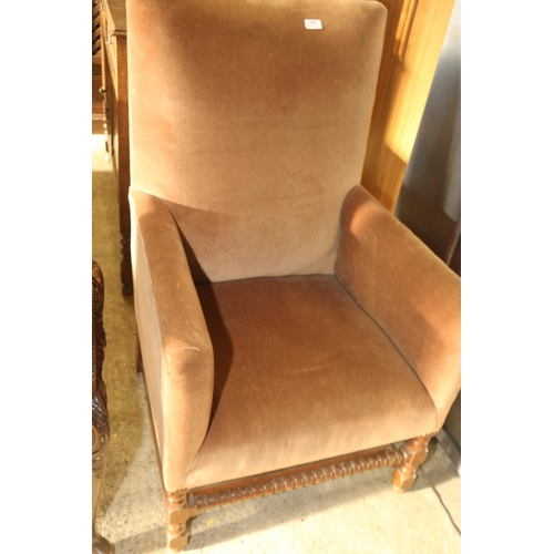 526 - ANTIQUE ARMCHAIR