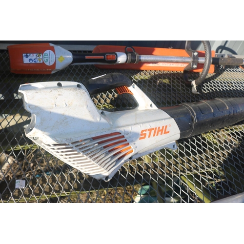 9 - STHIL BATTERY HEDGE CUTTER & STHIL BLOWER