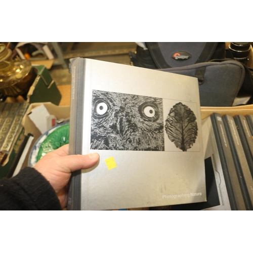 189 - QTY OF CAMERA'S, ACCESSORIES & PHOTOGRAPHY BOOKS