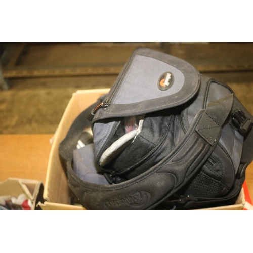 189 - QTY OF CAMERA'S, ACCESSORIES & PHOTOGRAPHY BOOKS