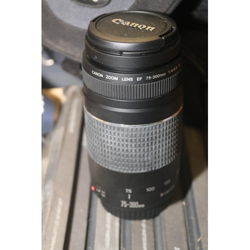 189 - QTY OF CAMERA'S, ACCESSORIES & PHOTOGRAPHY BOOKS