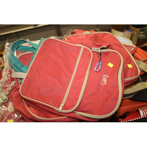 197 - QTY OF SUITCASES & OTHER BAGS (SOME NEW)