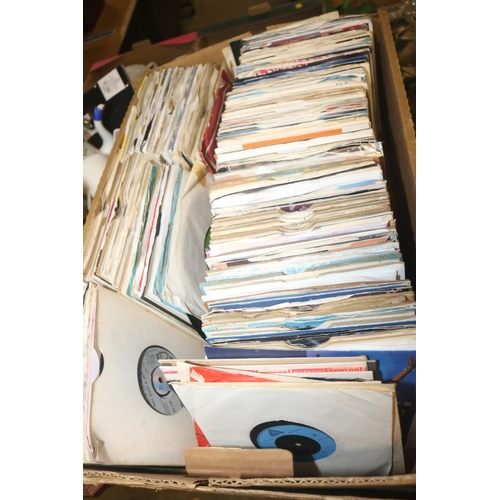 200 - BOX OF SINGLE RECORDS