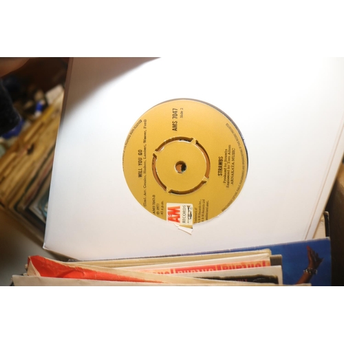 200 - BOX OF SINGLE RECORDS