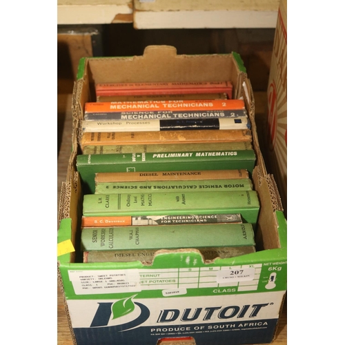 207 - BOX OF 17 ENGINEERING TECHNOLOGY, MATHS AND SCIENCE BOOKS