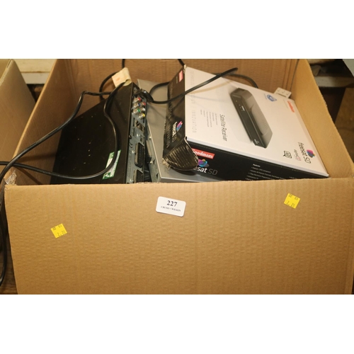 227 - BOX OF MIXED ELECTRICALS - WARRANTED UNTIL 12 NOON ON TUESDAY FOLLOWING THE ABOVE SALE