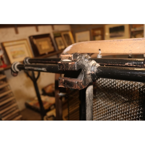 94 - VICTORIAN WROUGHT/BRASS DOUBLE BED