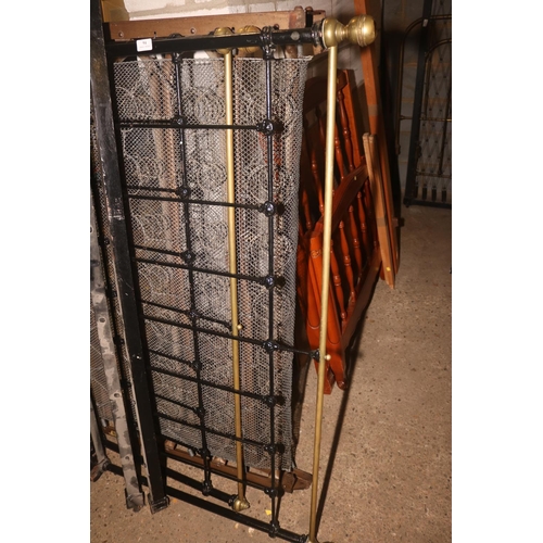 94 - VICTORIAN WROUGHT/BRASS DOUBLE BED