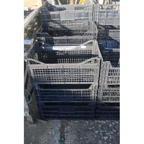 16 - 20 x BLACK PLASTIC CRATES