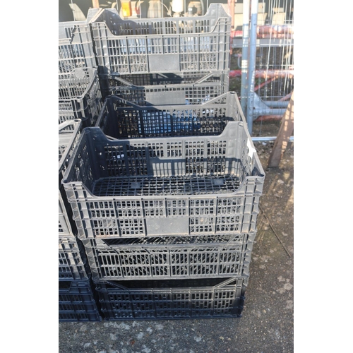16 - 20 x BLACK PLASTIC CRATES
