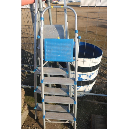 23 - 2 PAIRS OF STEP LADDERS