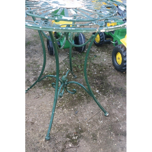 30 - METAL GARDEN TABLE