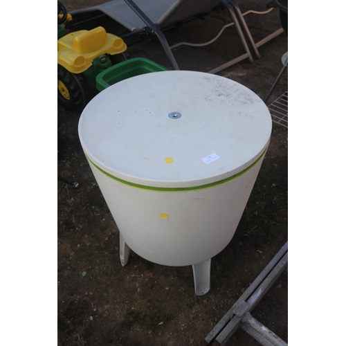 31 - PORTABLE DRINKS CHILLER