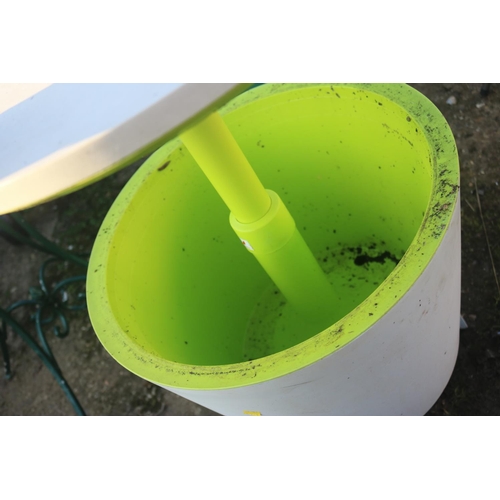 31 - PORTABLE DRINKS CHILLER