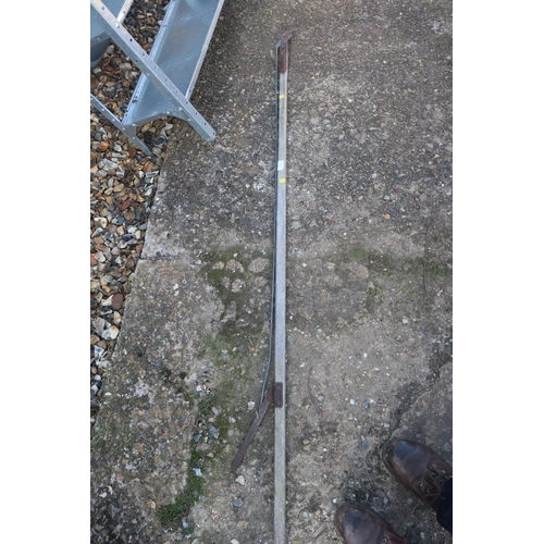 4 - VINTAGE TREE LOPPER