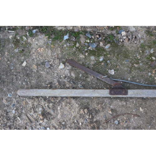 4 - VINTAGE TREE LOPPER