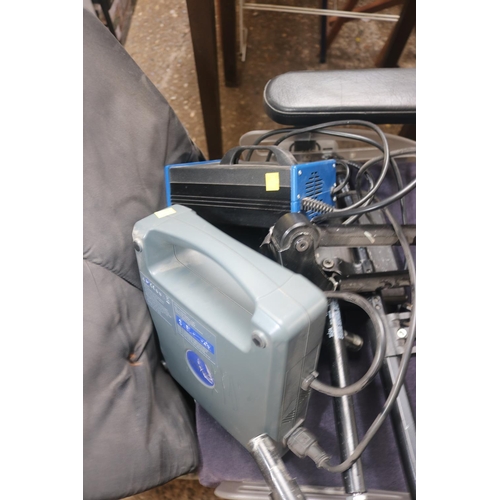 52 - BLACK ELECTRIC WHEELCHAIR - CHARGER WARRANTED UNTIL NOON TUES FOLLOWING THE ABOVE SALE