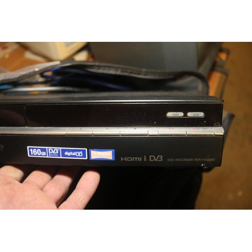 142 - SONY TV/DVD PLAYER RECORDER - WARRANTED UNTIL NOON TUES FOLLOWING THE ABOVE SALE