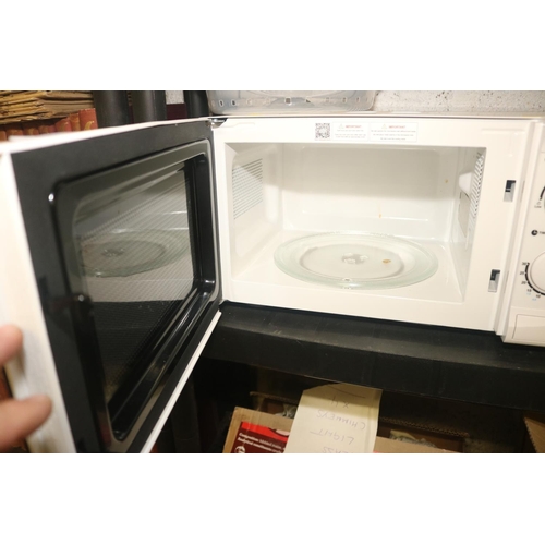 181 - COOKWORKS MICROWAVE - WARRANTED UNTIL NOON TUES FOLLOWING THE ABOVE SALE