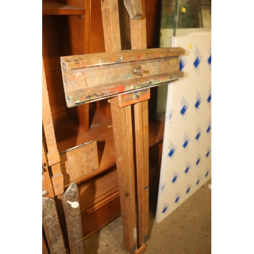 204 - LARGE RADIAL EASEL