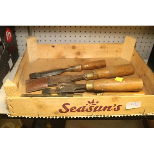 272 - TRAY OF WOOD CHISELS