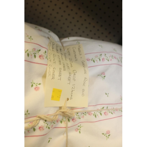 276 - M & S ROSE BUD CURTAINS & BEDDING