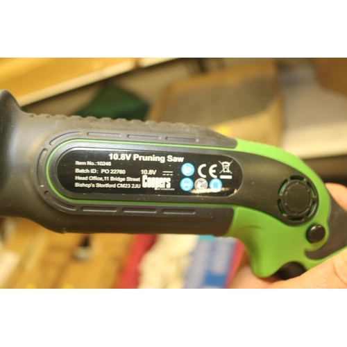 305 - CORDLESS RECHARGEABLE PRUNING SAW - WARRANTED UNTIL NOON TUES FOLLOWING THE ABOVE SALE