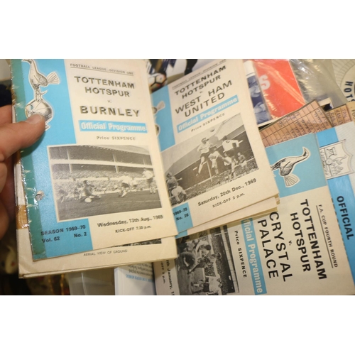 306 - TOTTENHAM HOTSPUR MEMORABILLIA INC PROGRAMMES/NEWSPAPER CUTTINGS ETC